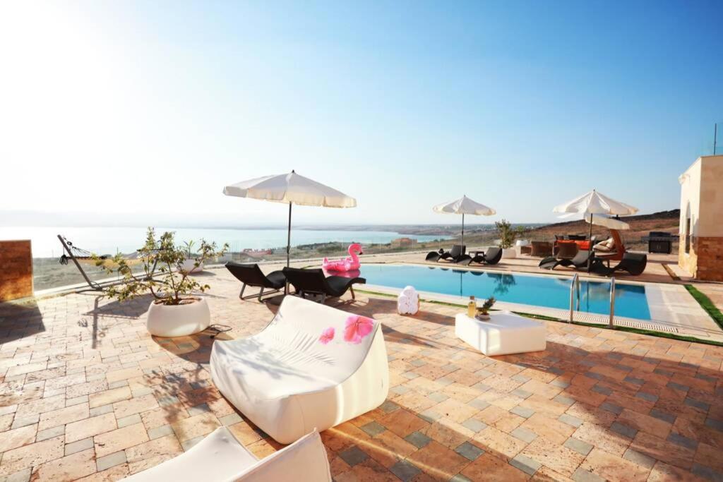 Villa Sea Breeze Sweimeh 外观 照片